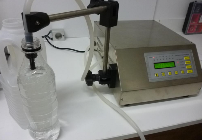 Masina imbuteliat apa plata 220V - dozare automata